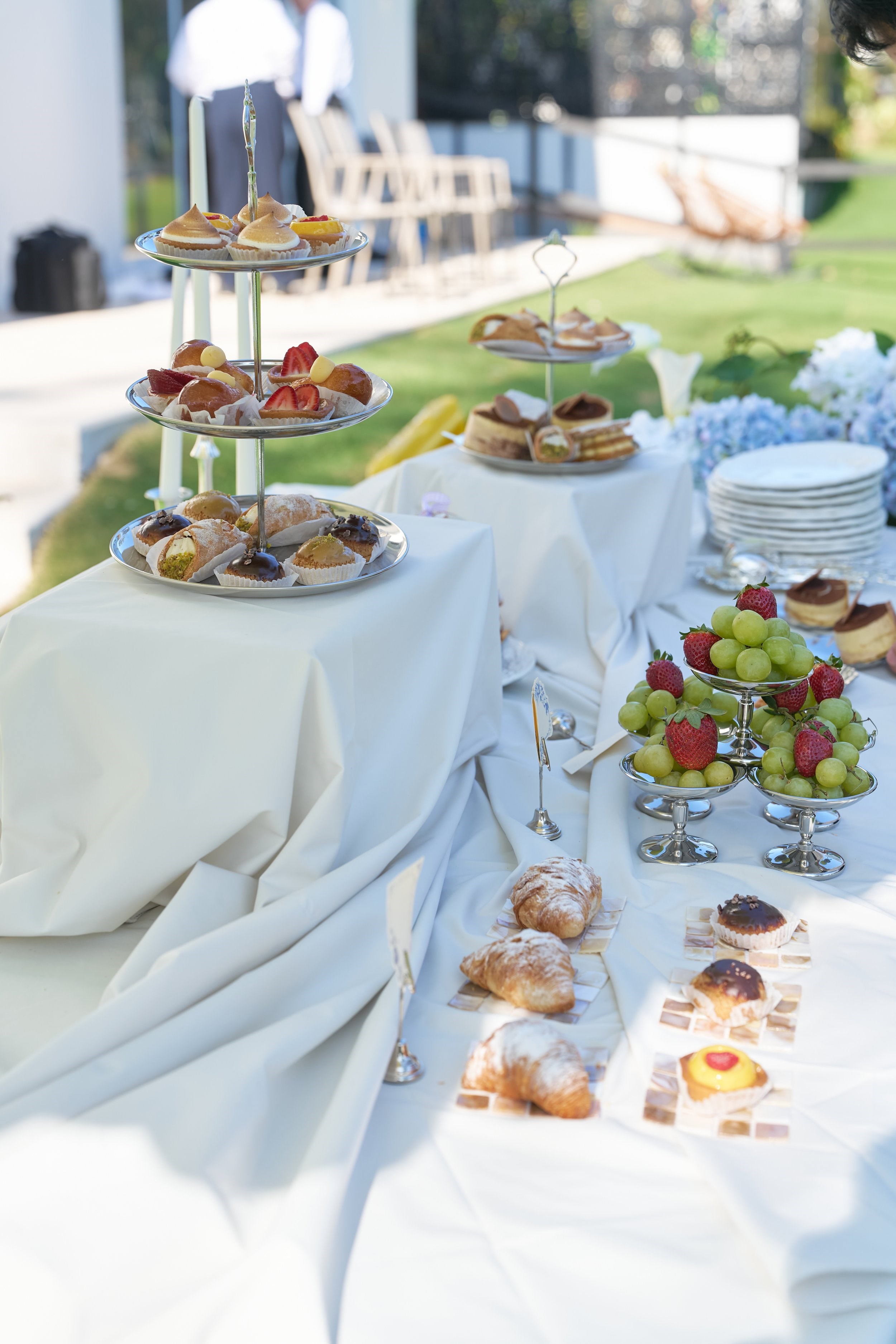 Dessert buffet styling